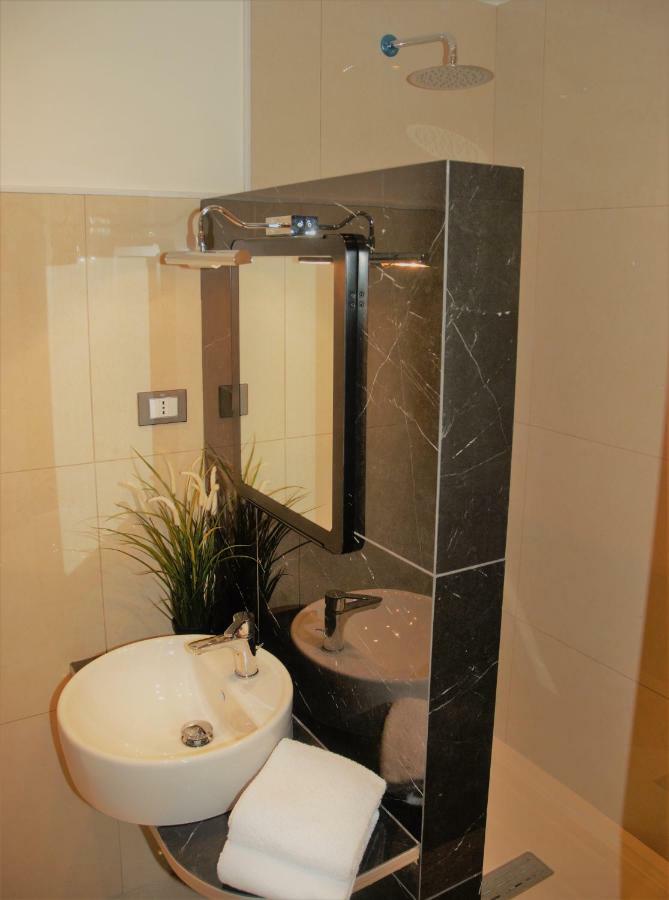 Cinque Terre The Square Apt - Two Bathrooms La Spezia Ngoại thất bức ảnh
